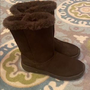 Women’s snow boots